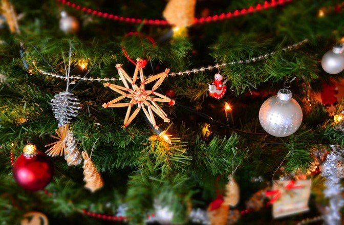Christmas On A Budget: How To Save Money For Christmas! Christmas On A Budget