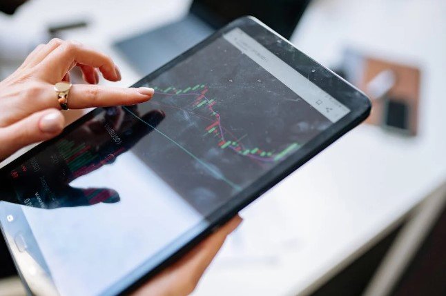How Indecisiveness Affects Your Finances Indecisiveness Affects Your Finances