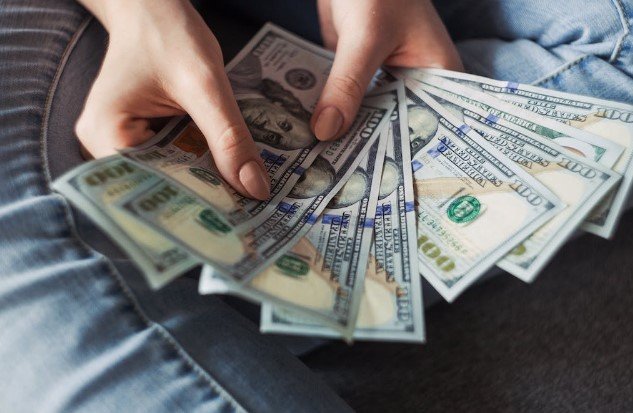 8 Ways Minimalism Saves Money Minimalism Saves Money