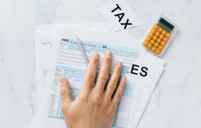 10 Money Moves To Make For The New Year! Money Moves To Make For The New Year