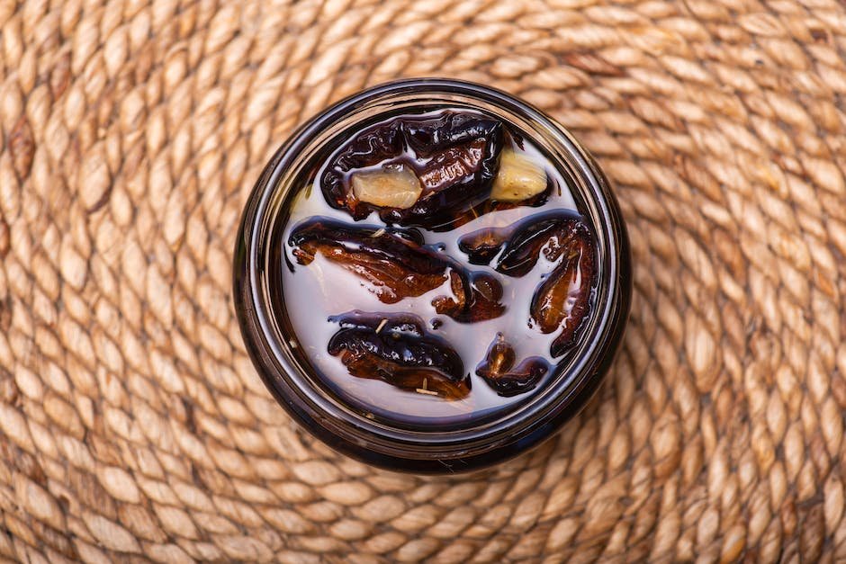If Cola And Iced Tea Are Good Substitutes For Consumers, Then It Is Likely That: