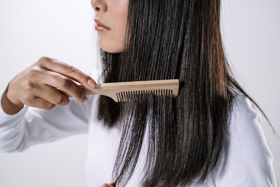 If You Comb Your Hair And The Comb Becomes Positively Charged, Then Your Hair Becomes