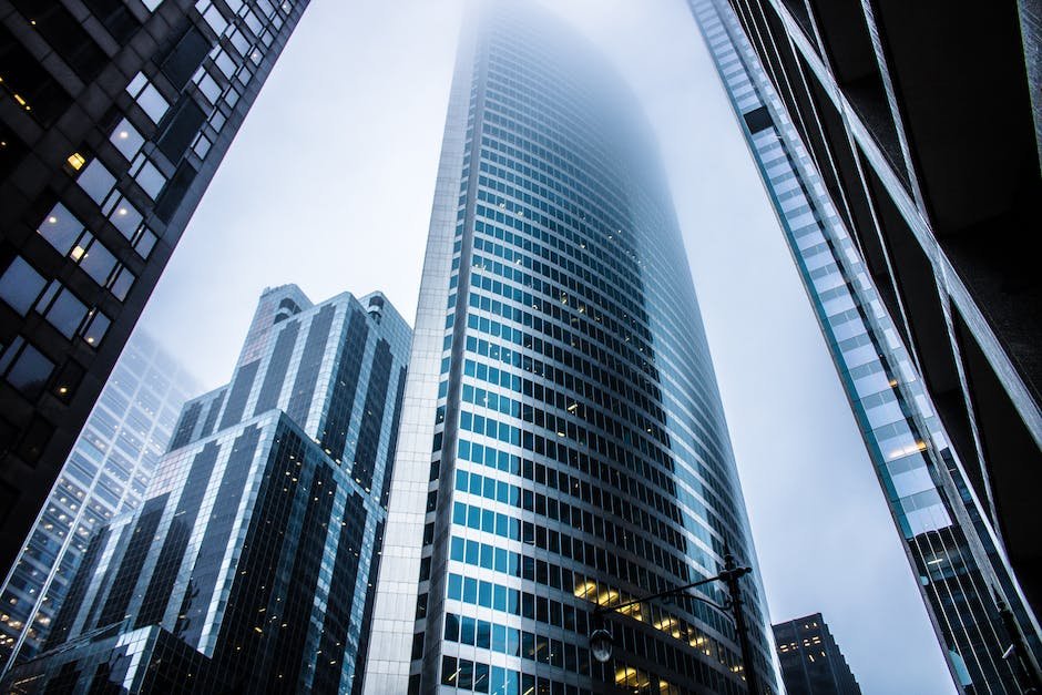 In A Simplified Model Of A City, The Zone Where Retail And Office Activities Are Clustered Is The