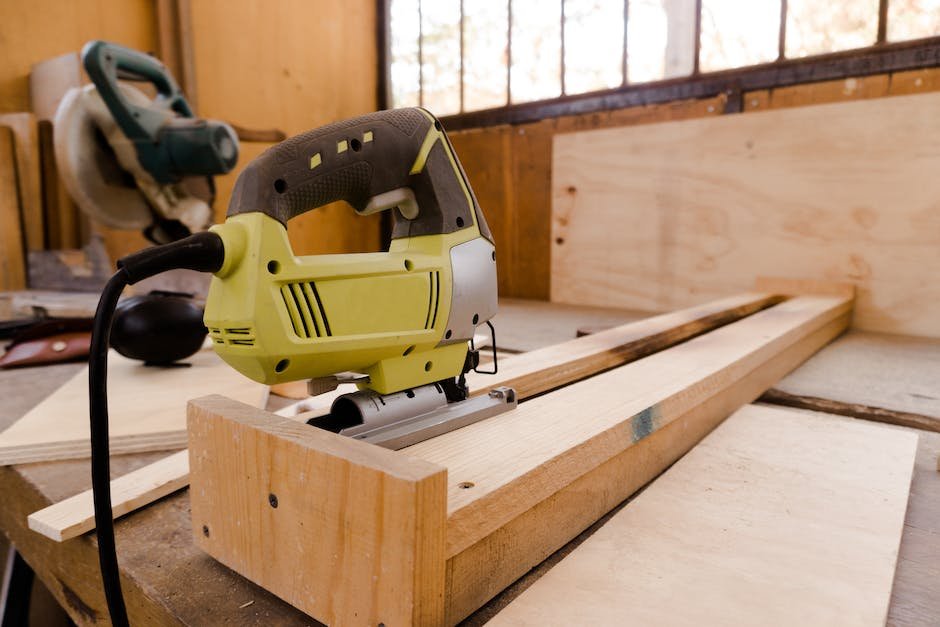 Porter-cable 10-in 15-amp Single Bevel Laser Folding Compound Miter Saw