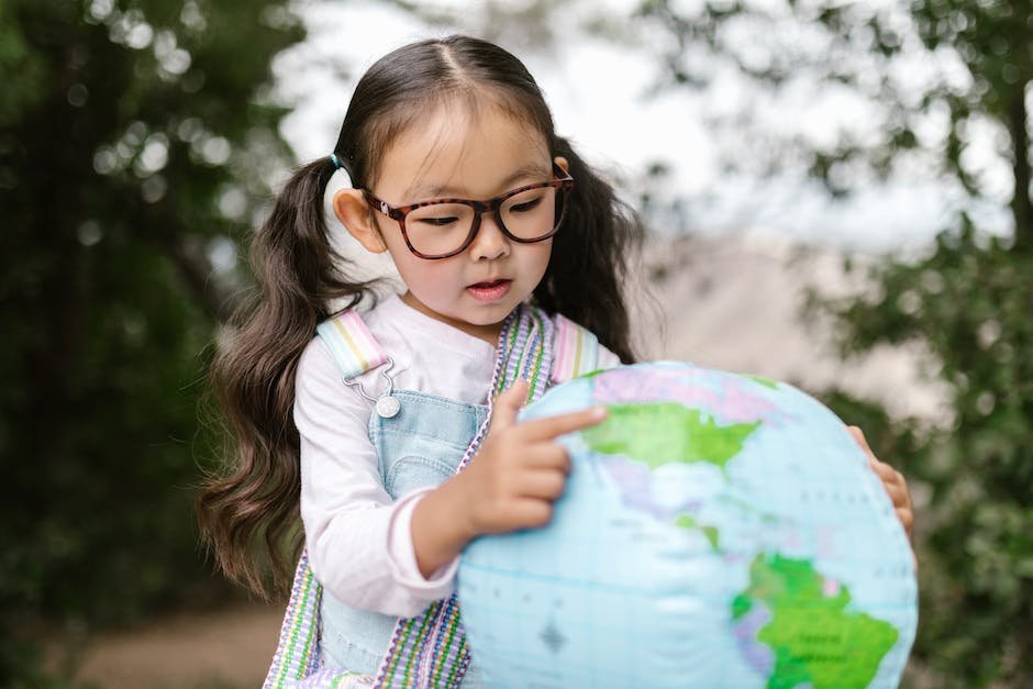 The Earth Has A Radius Of 6380 Km And Turns Around Once On Its Axis In 24 H.